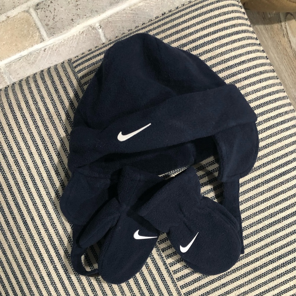 Hat and glove set